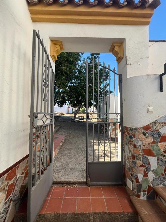 Alojamiento Rural Huerta Mandre Cuevas del Becerro Bagian luar foto